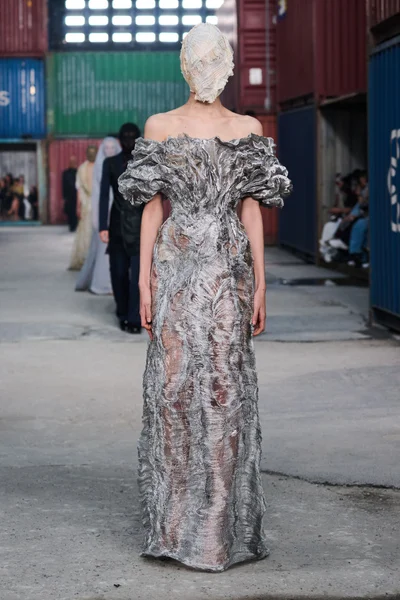 Look 32